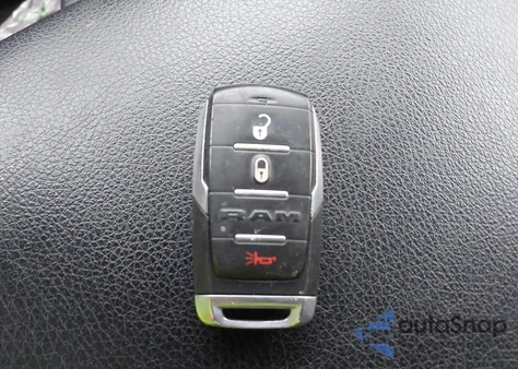 2021 Ram 1500 Big Horn 4X4 6'4 Box z USA, uszkodzony, nr VIN 1C6RRFBG6MN579456